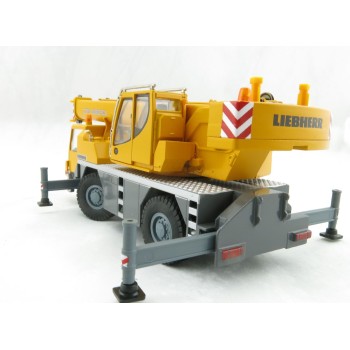 Conrad 2105/06 Liebherr LTM1030-2.1 Mobile Crane Scale 1:50
