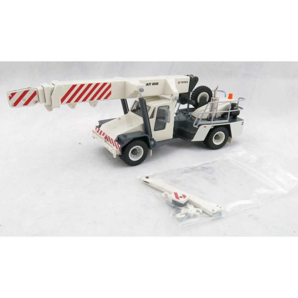 Conrad 2113/12 Terex AT22 Franna Pick and Carry Mobile Crane  - Scale 1:50