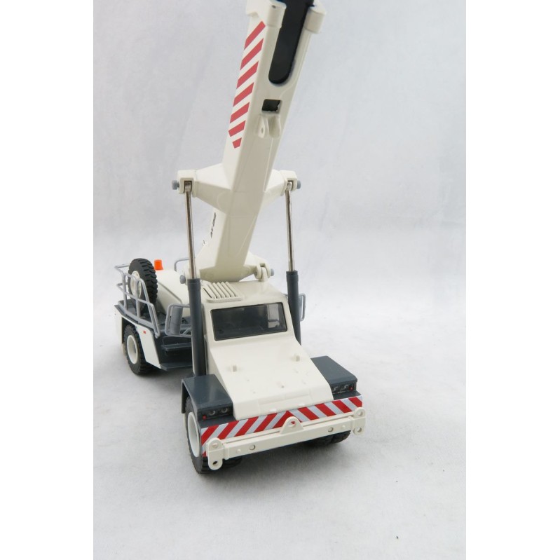 Conrad 2113/12 Terex AT22 Franna Pick and Carry Mobile Crane  - Scale 1:50