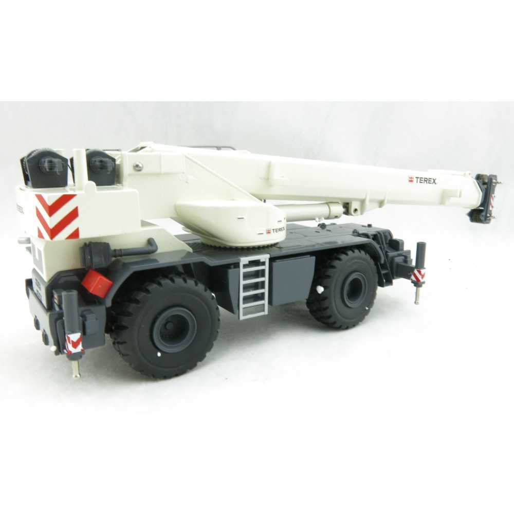 Conrad 2115/01 TEREX RT100 2-axle Rough Terrain Mobile Telescopic Crane US Version - Scale 1:50