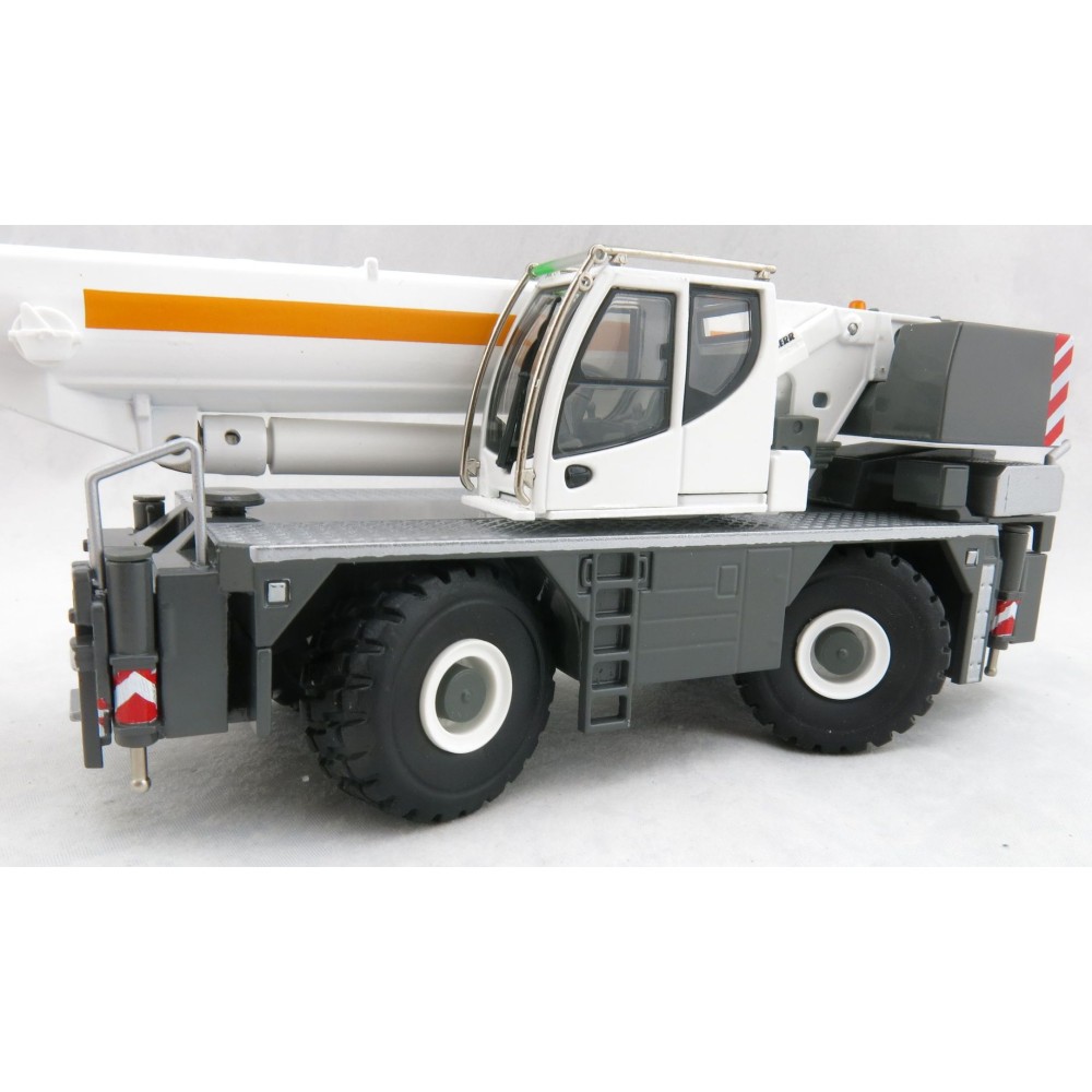 Conrad 2118/0 Liebherr LRT 1100 2.1 2 axle Rough Terrain Mobile Telescopic Crane - Scale 1:50