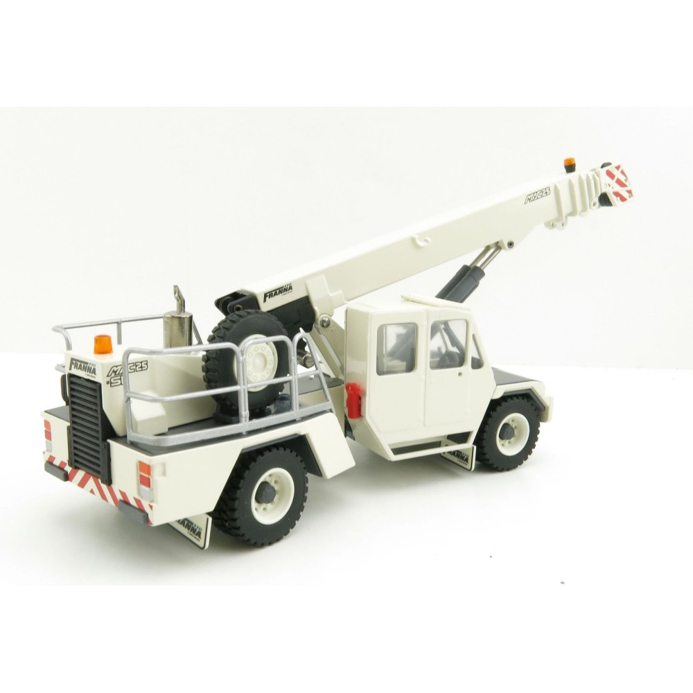Conrad 2122/0 - TEREX Franna MAC25 Pick and Carry Mobile Crane New 2022 - Scale 1:50