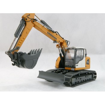 Conrad 2209/0 Liebherr R920 Compact Crawler Excavator with adjustable boom & two attachments - Scale 1:50