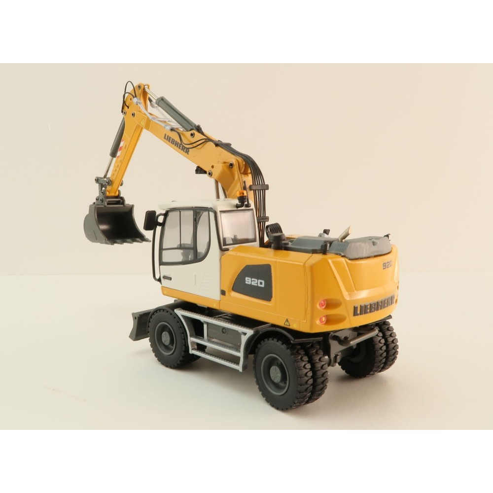 Conrad 2216/0 - Liebherr A 920 IV Mobile Wheeled Excavator - Scale 1:50 