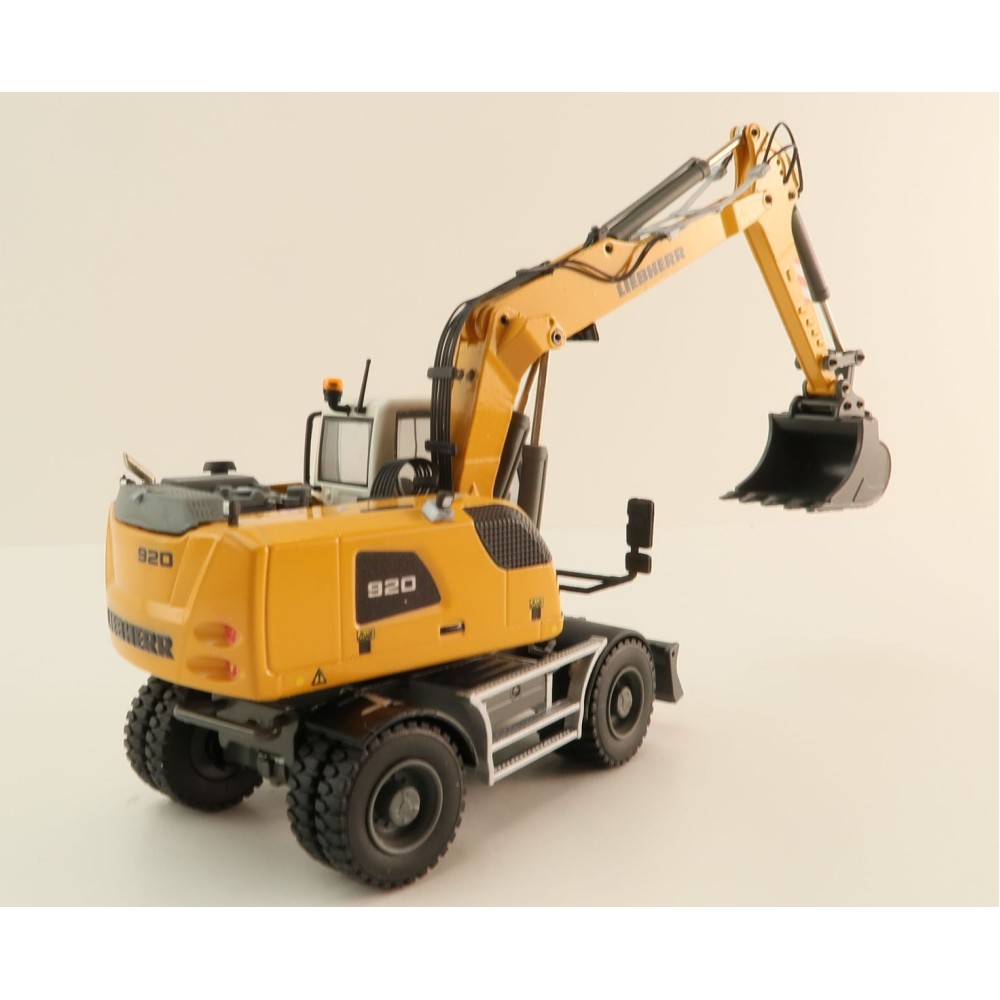 Conrad 2216/0 - Liebherr A 920 IV Mobile Wheeled Excavator - Scale 1:50 