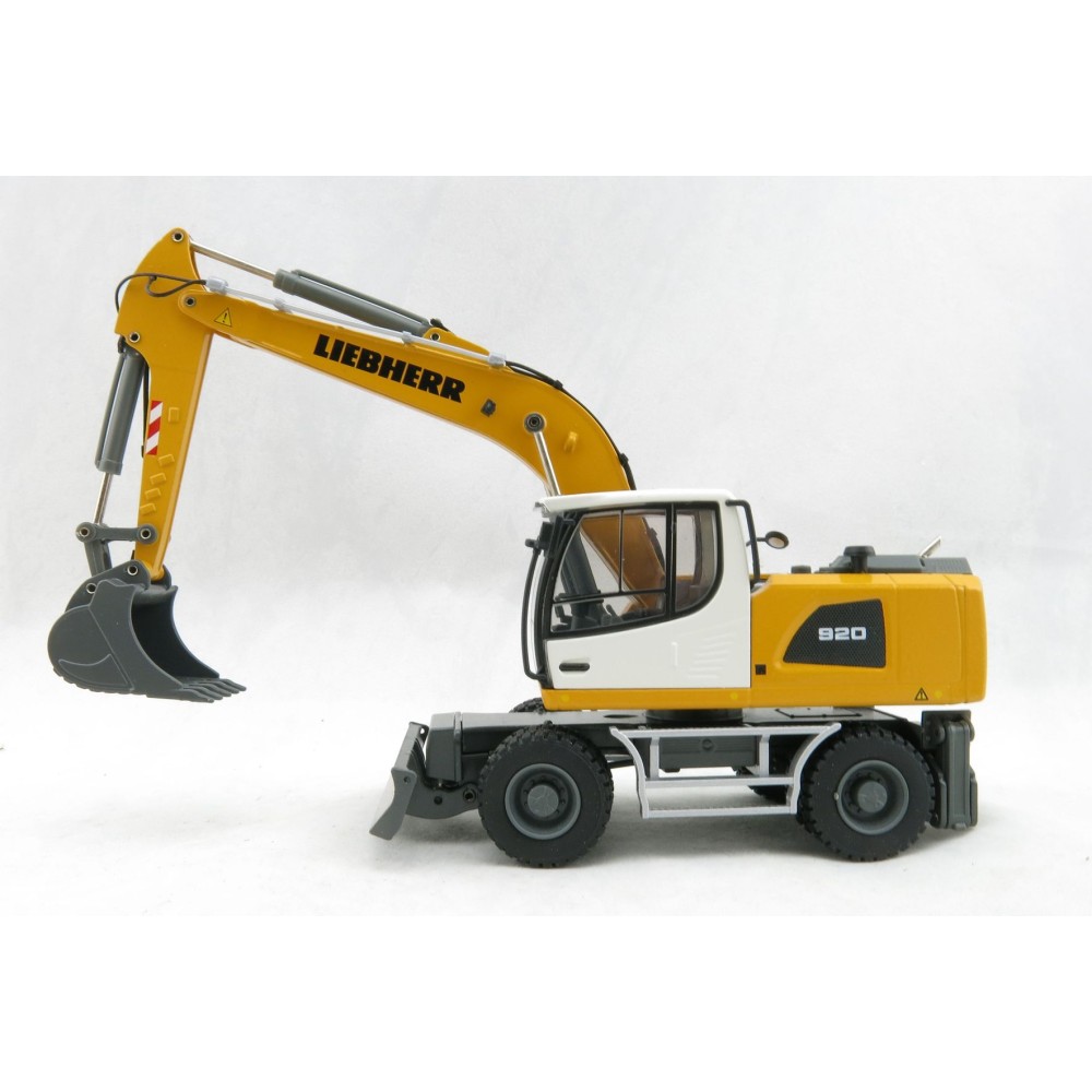 Conrad 2217/0 - Liebherr A 920 IIIA Mobile Wheeled Excavator - Scale 1:50