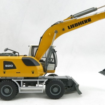 Conrad 2217/0 - Liebherr A 920 IIIA Mobile Wheeled Excavator - Scale 1:50