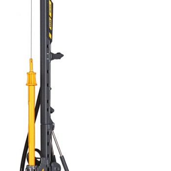 Conrad 2524/01 - Bauer BG 28  H Large Rotary Drilling Rig on BT75D Carrier UW 65 - Scale 1:50 