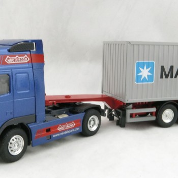 Conrad 46124/01 VOLVO FH16 4x2 truck with 3-axle Nooteboom Container Flexitrailer Scale 1:50