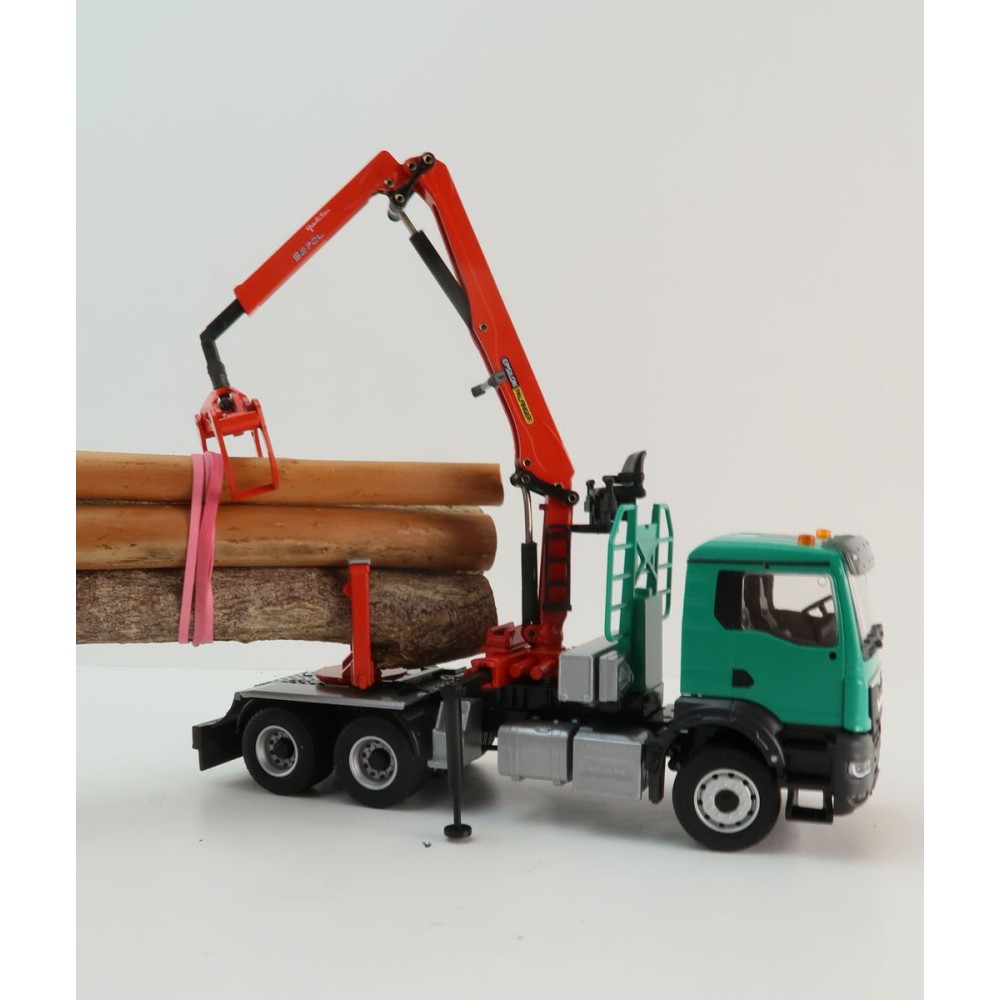 Conrad 81179/01 MAN TGS TN 6x4 Truck and Doll Long Timber Transporter with Crane Scale 1:50