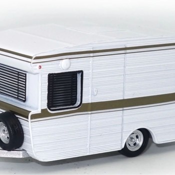 Road Ragers - 1967 Viscount Alumvan Caravan - White with Brown Stripe - Scale 1:64