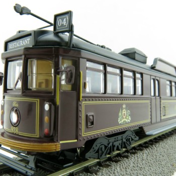 Cooee ELECTRIC POWERED W6 CLASS DIECAST MELBOURNE TRAM RESTAURANT 938 BELA 1:76