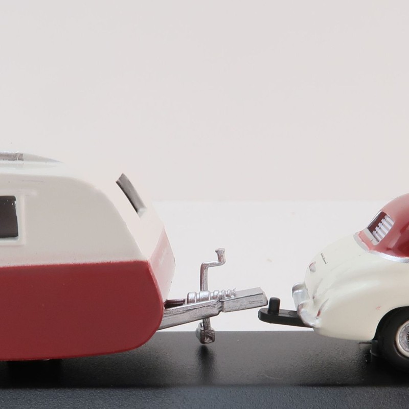 Road Ragers - Australian 1953 Holden FJ Sedan & Highway Cruiser Caravan Set - H0 Scale 1:87
