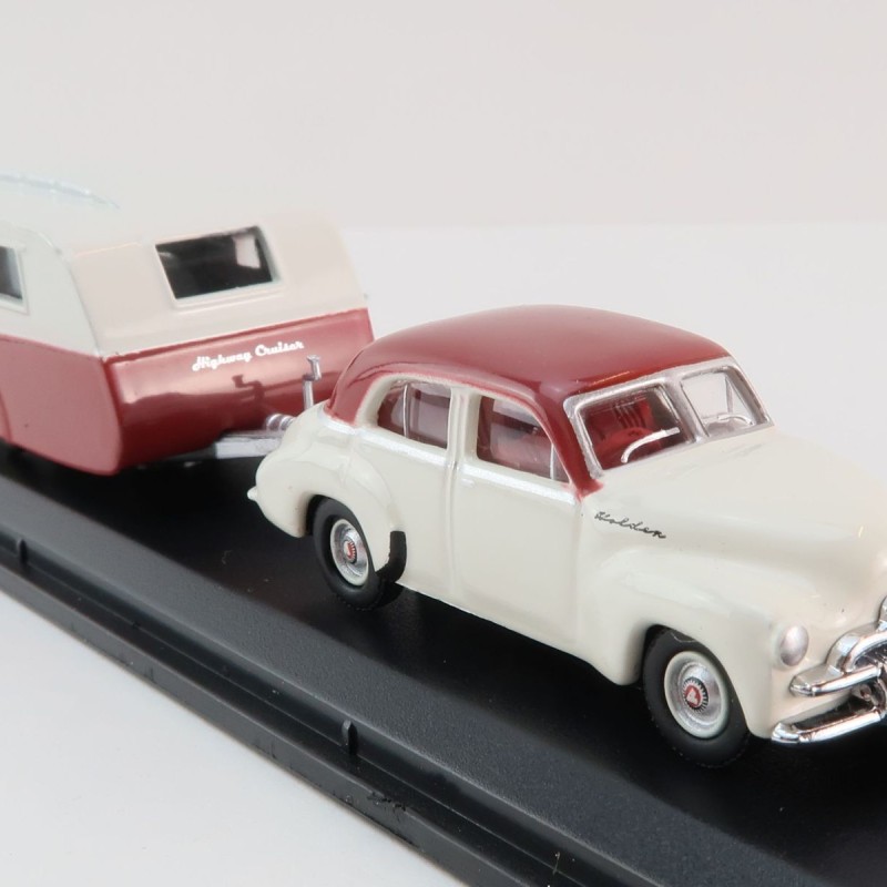 Road Ragers - Australian 1953 Holden FJ Sedan & Highway Cruiser Caravan Set - H0 Scale 1:87