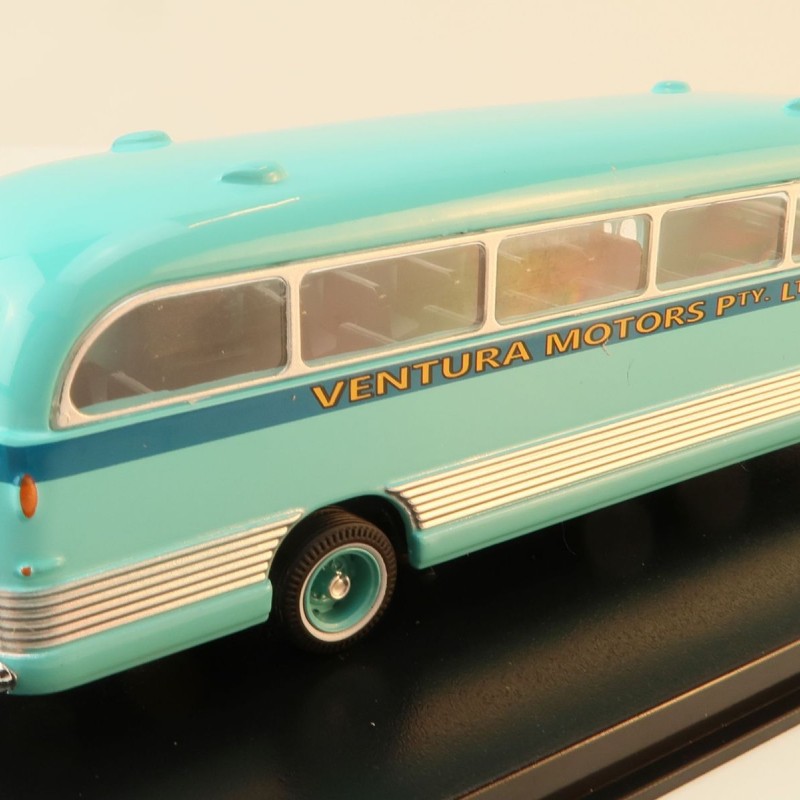Road Ragers - Australien 1958 Bedford SB Bus - Ventura Motors - Scale 1:87