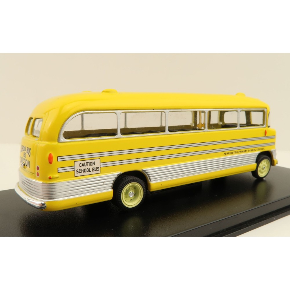 Road Ragers - Australien 1959 Bedford SB Bus - Pennington School Bus Yellow - Scale 1:87