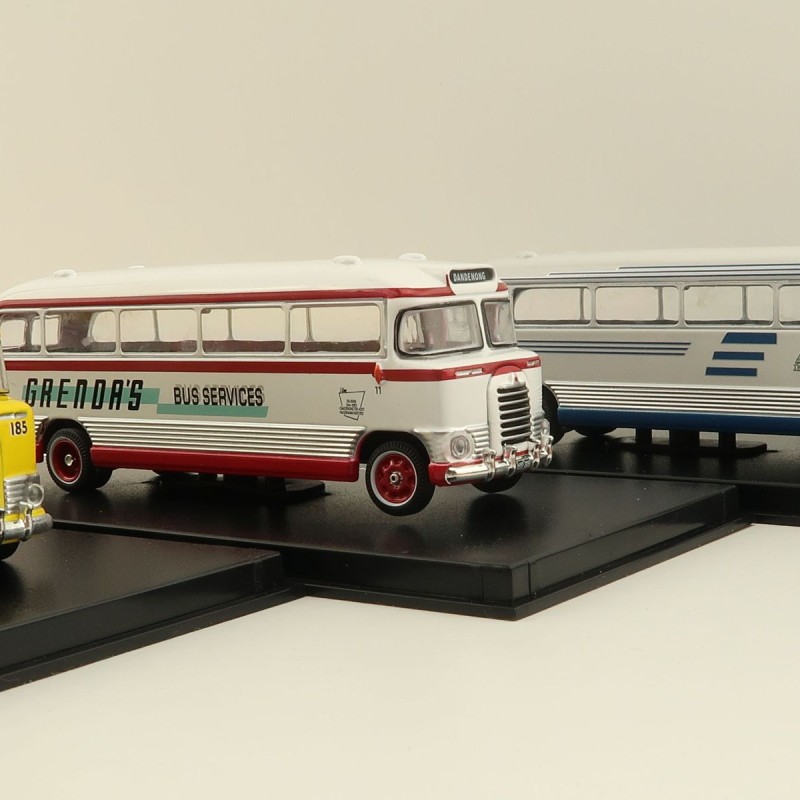 Road Ragers - Australien Bedford SB Bus - 4 Bus Set - Scale 1:87