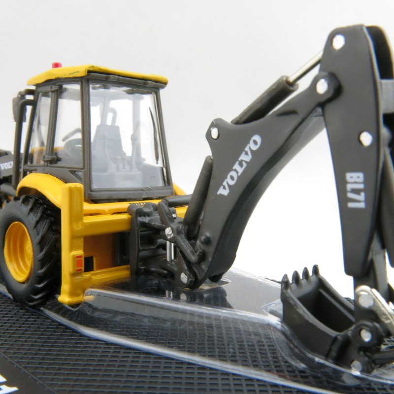 Road Ragers - Volvo BL71 Backhoe Loader Australian Constrution & Demolition Company - Scale 1:87
