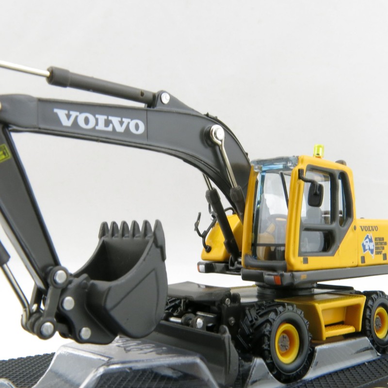 Road Ragers - Volvo EW180 B Mobile Wheeled Excavator Australian Constrution & Demolition Company - Scale 1:87