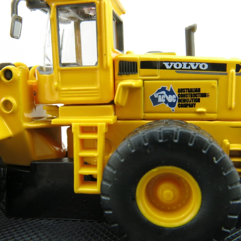 Road Ragers - Volvo L 150C Four wheel Loader Australian Constrution & Demolition Company - Scale 1:87