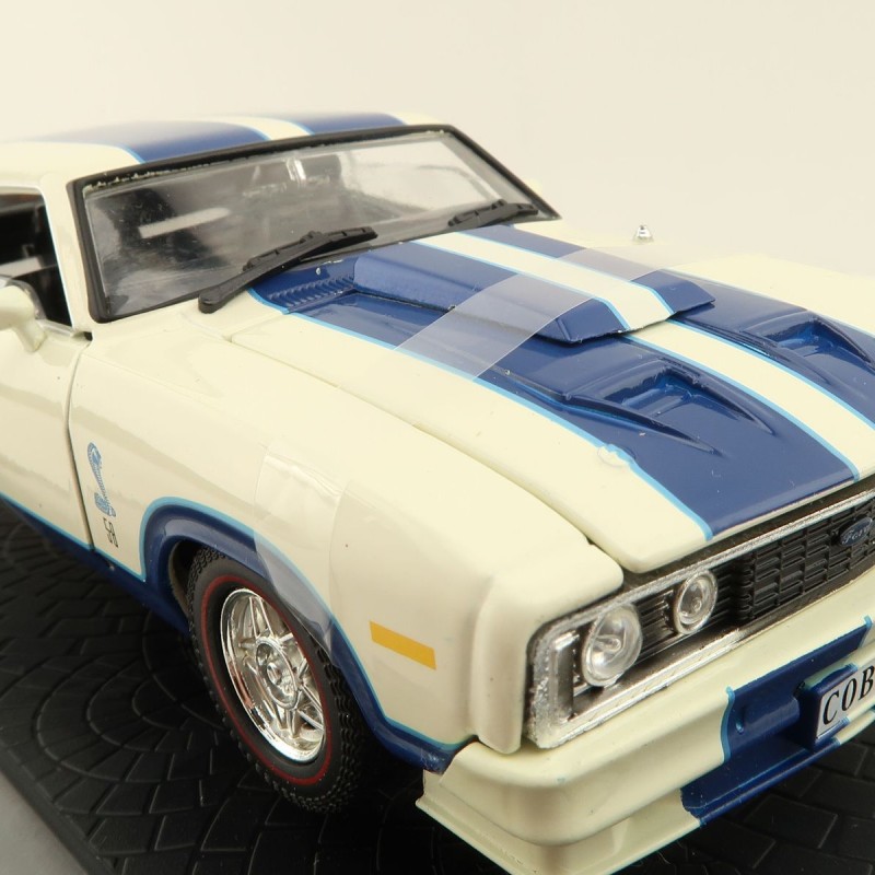 DDA Collectibles 32852-1 Option 97 XC Cobra Ford Falcon with White Blue Stripes - Scale 1:32