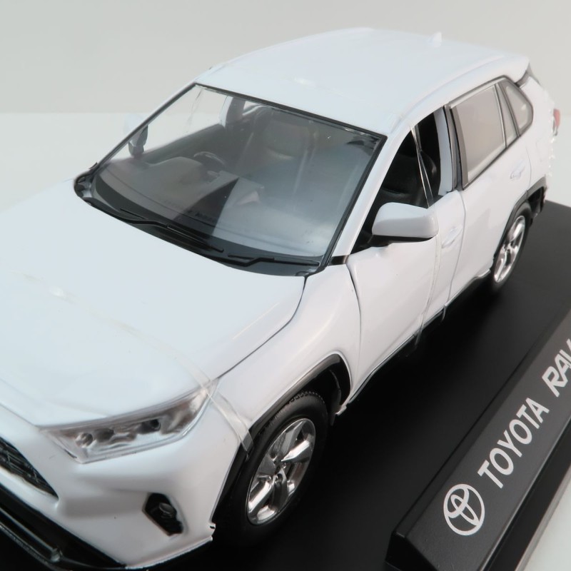 DDA Collectibles DDA124002 - Toyota RAV4 With Lights & Sounds White - Scale 1:24