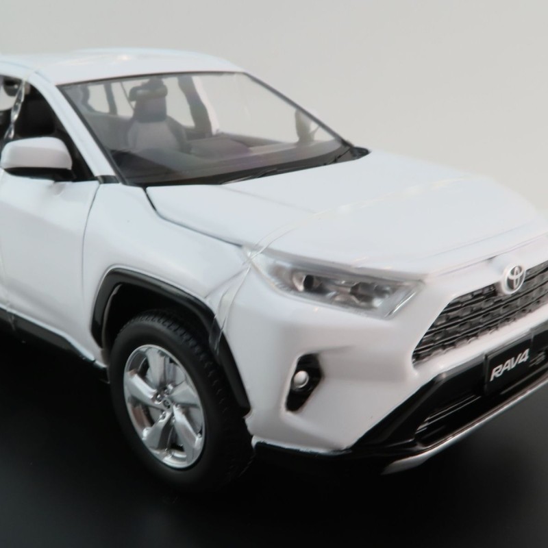 DDA Collectibles DDA124002 - Toyota RAV4 With Lights & Sounds White - Scale 1:24