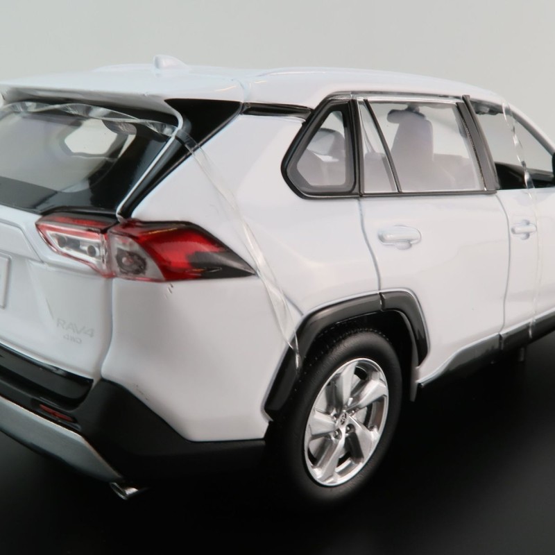 DDA Collectibles DDA124002 - Toyota RAV4 With Lights & Sounds White - Scale 1:24