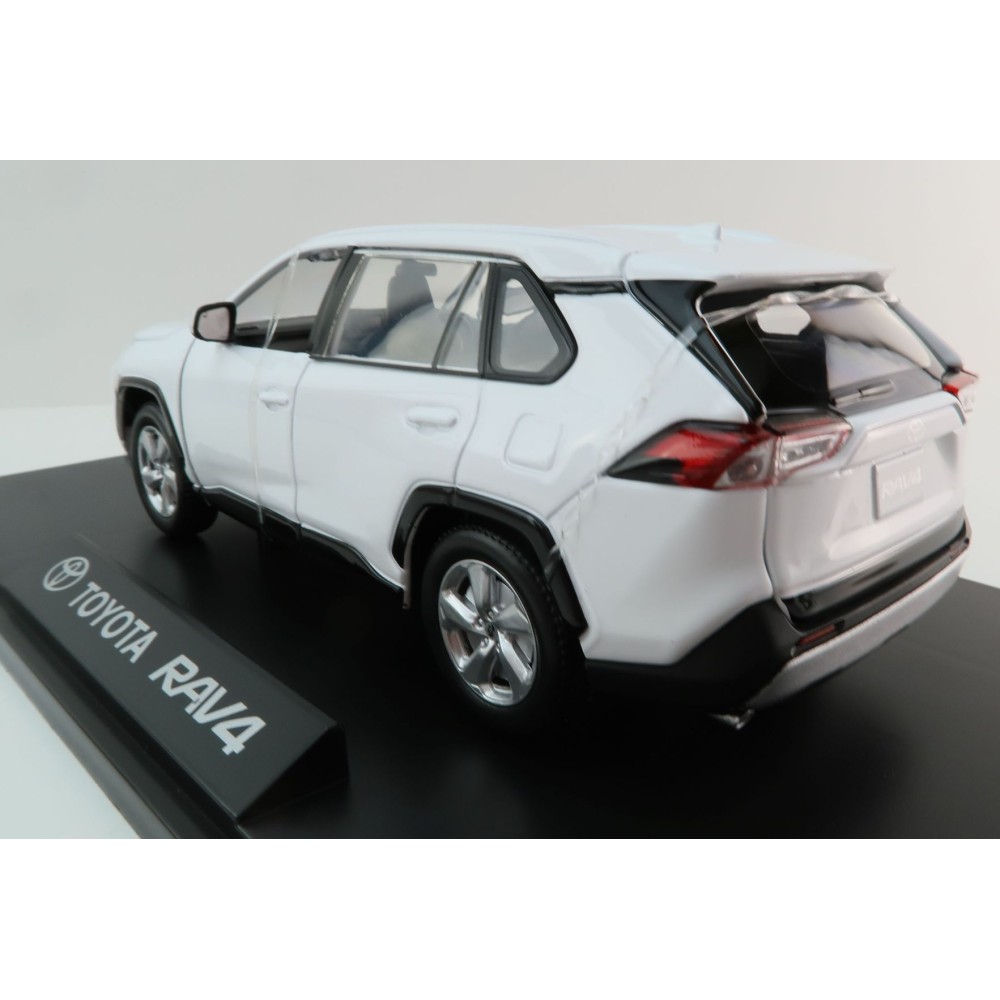 DDA Collectibles DDA124002 - Toyota RAV4 With Lights & Sounds White - Scale 1:24