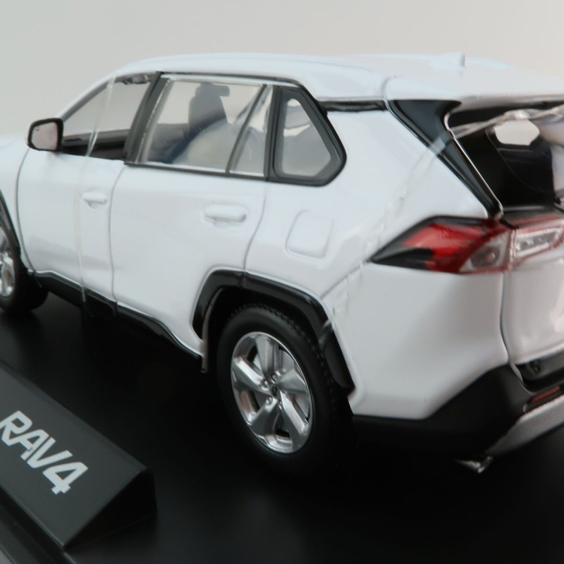 DDA Collectibles DDA124002 - Toyota RAV4 With Lights & Sounds White - Scale 1:24