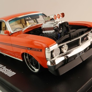 DDA Collectibles DDA24826 - Ford Falcon XY GTHO Slammed and Supercharged Orange - Scale 1:24
