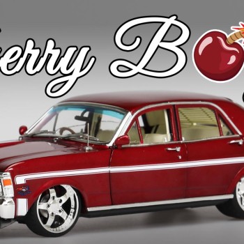 DDA Collectibles DDA24828 - Ford Falcon XW Custom Slammed Cherry Bomb - Scale 1:24