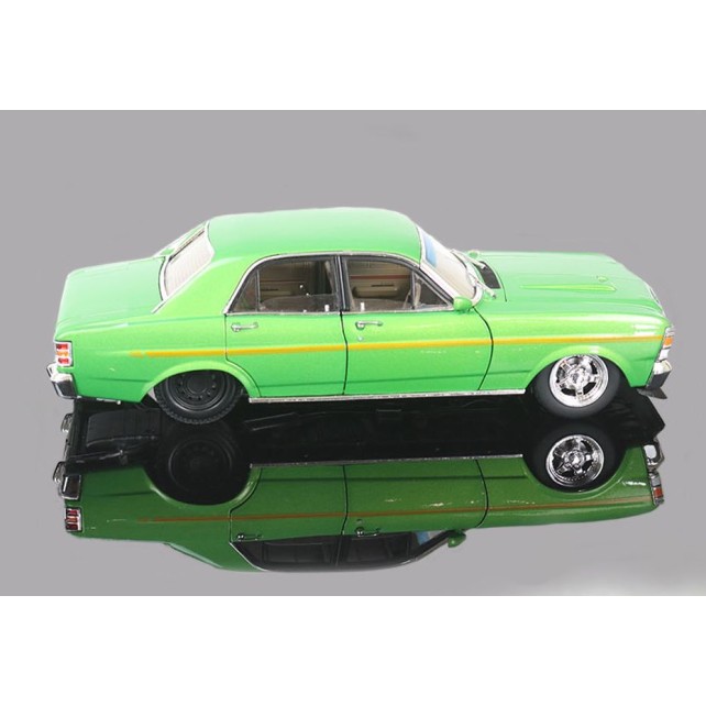DDA Collectibles DDA24829 - Ford Falcon XW GS Burnout Car Green Metallic - Scale 1:24