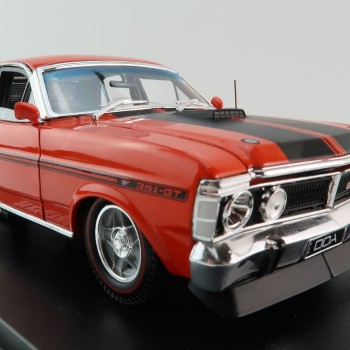 DDA Collectibles DDA24832 - Ford Falcon XY GTHO Phase 3 Sedan Vermillion Fire Black Stripes - Scale 1:24