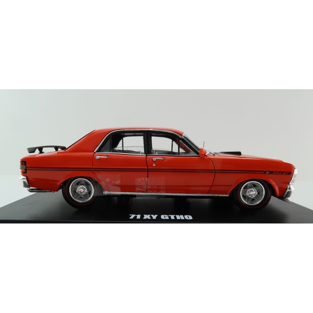 DDA Collectibles DDA24832 - Ford Falcon XY GTHO Phase 3 Sedan Vermillion Fire Black Stripes - Scale 1:24