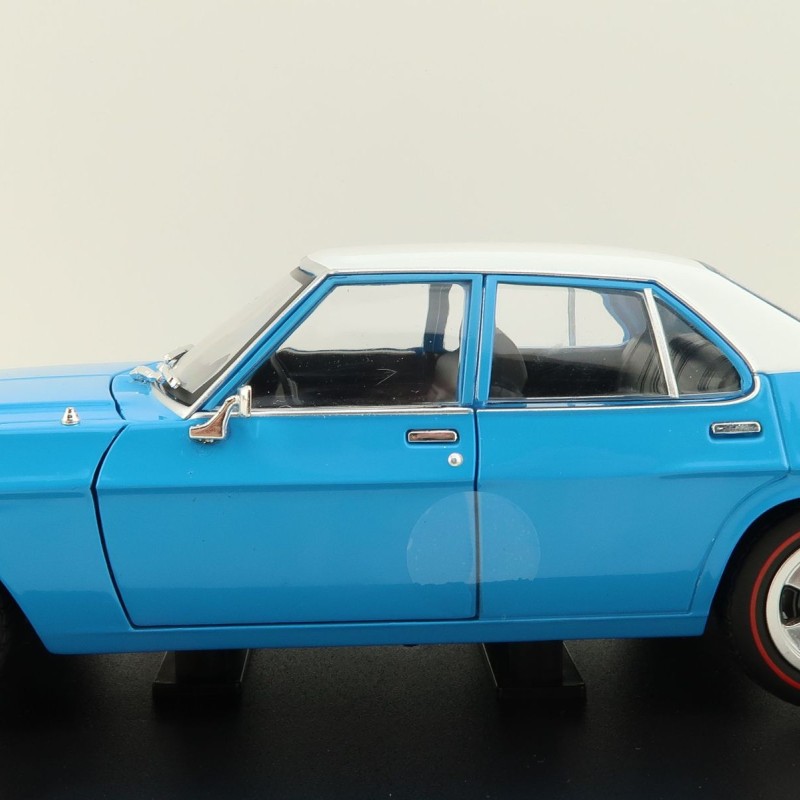 DDA Collectibles DDA311 - 1973 Holden HQ Monaro Kingswood 4 Door Super Blue White Roof - Scale 1:24