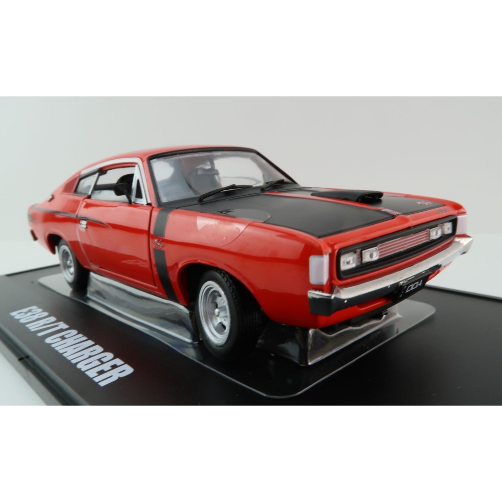 DDA Collectibles DDA32816 - Chrysler VH Valiant E38 R/T Charger Red  - Scale 1:32