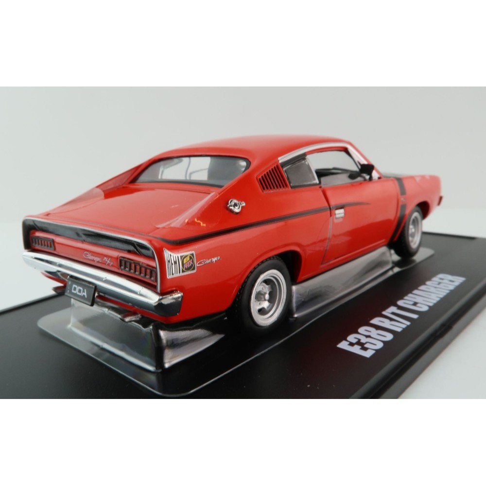 DDA Collectibles DDA32816 - Chrysler VH Valiant E38 R/T Charger Red  - Scale 1:32