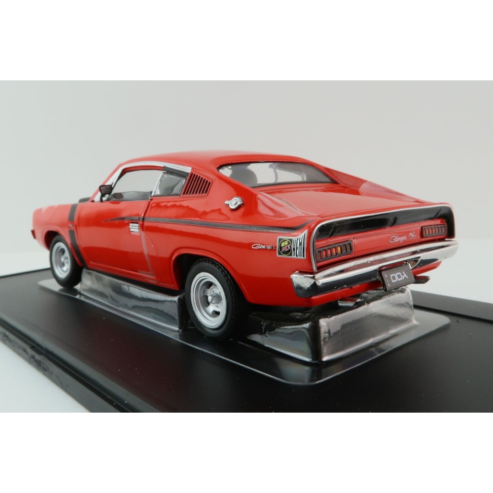 DDA Collectibles DDA32816 - Chrysler VH Valiant E38 R/T Charger Red  - Scale 1:32
