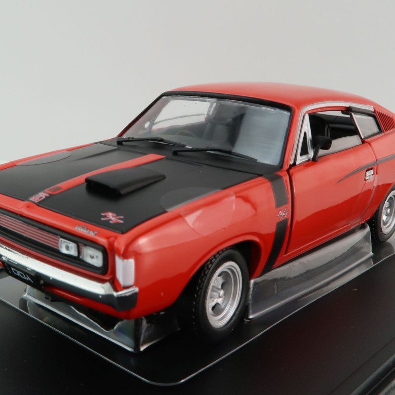 DDA Collectibles DDA32816 - Chrysler VH Valiant E38 R/T Charger Red  - Scale 1:32