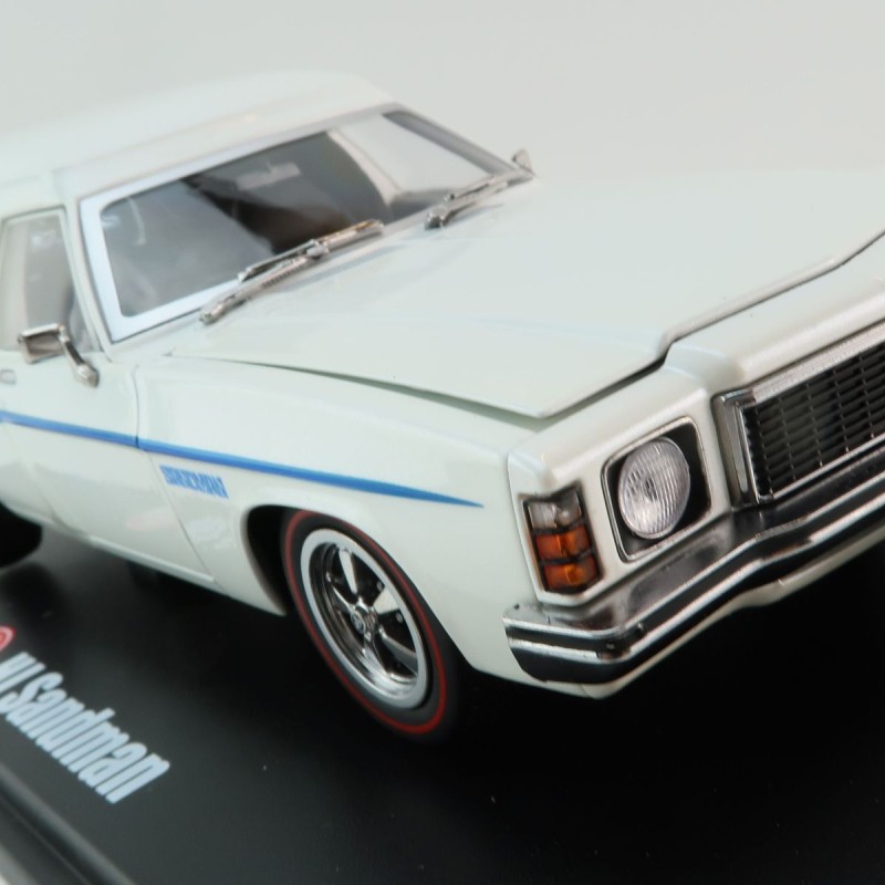 DDA Collectibles DDA513 - Holden HJ Sandman Panel Van Jack Frost White Metallic  - Scale 1:24