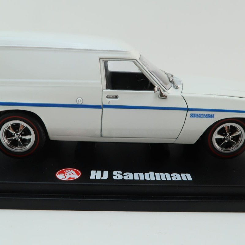 DDA Collectibles DDA513 - Holden HJ Sandman Panel Van Jack Frost White Metallic  - Scale 1:24