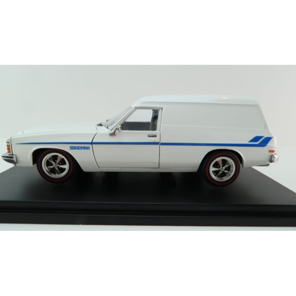 DDA Collectibles DDA513 - Holden HJ Sandman Panel Van Jack Frost White Metallic  - Scale 1:24