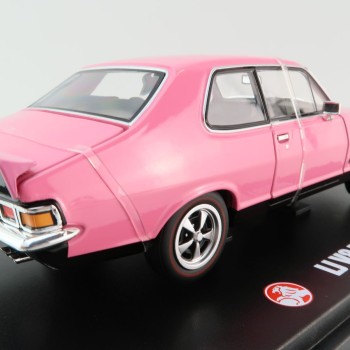 DDA Collectibles DDA620 - 1972 Holden LJ V8 Torana Strike Me Pink  - Scale 1:24
