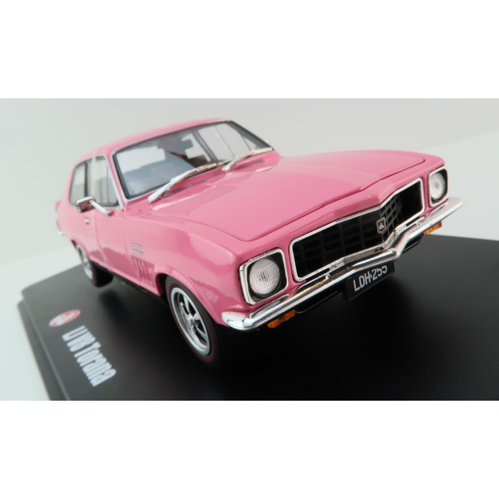 DDA Collectibles DDA620 - 1972 Holden LJ V8 Torana Strike Me Pink  - Scale 1:24