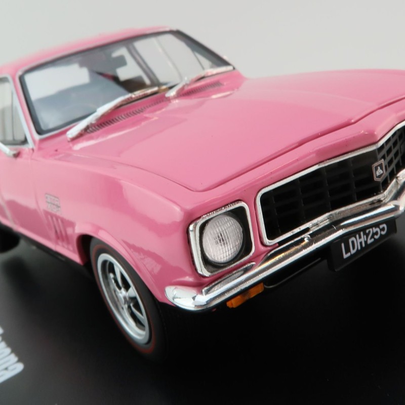 DDA Collectibles DDA620 - 1972 Holden LJ V8 Torana Strike Me Pink  - Scale 1:24