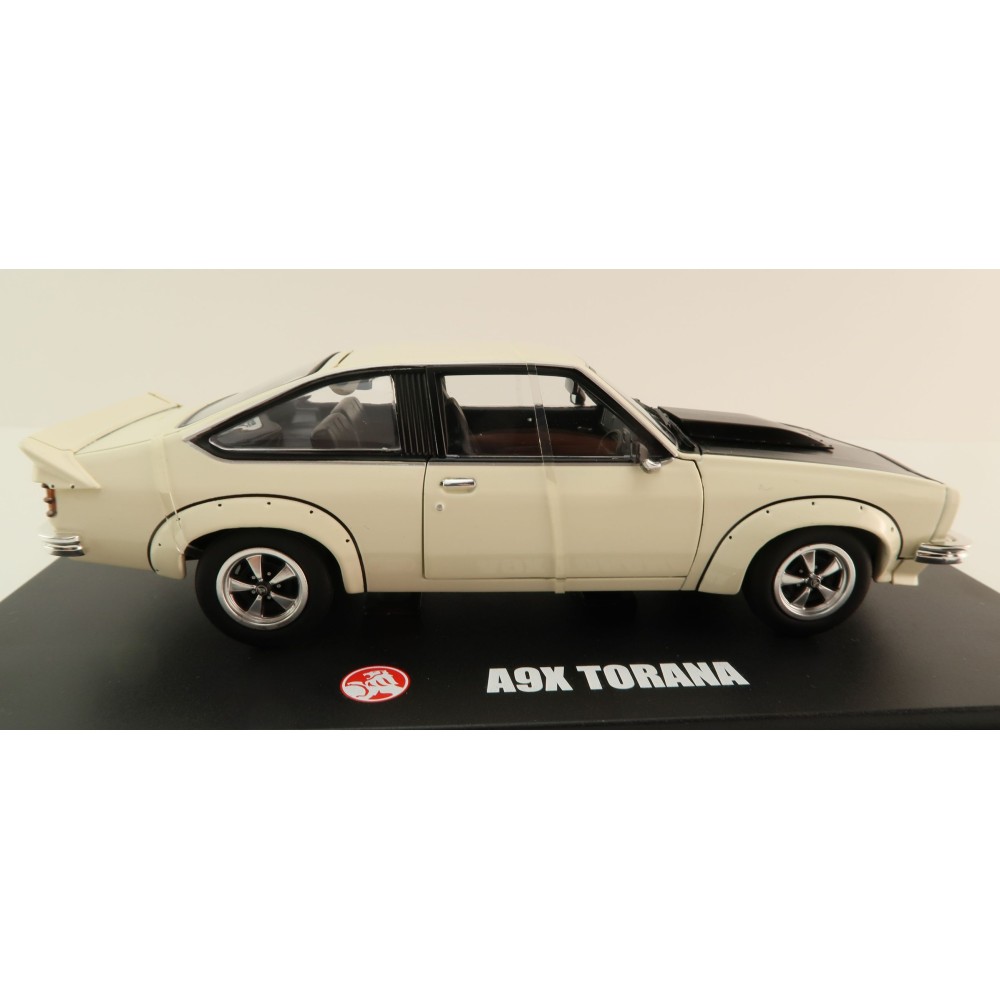 DDA Collectibles DDA800 - A9X Torana 308 Factory Car White Black - Scale 1:24