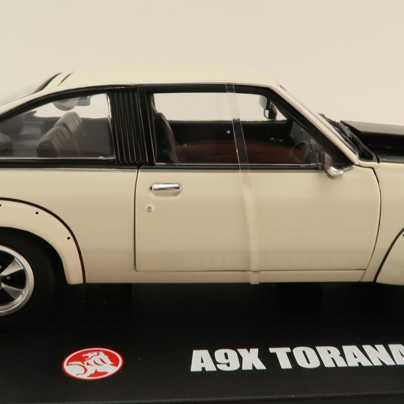 DDA Collectibles DDA800 - A9X Torana 308 Factory Car White Black - Scale 1:24