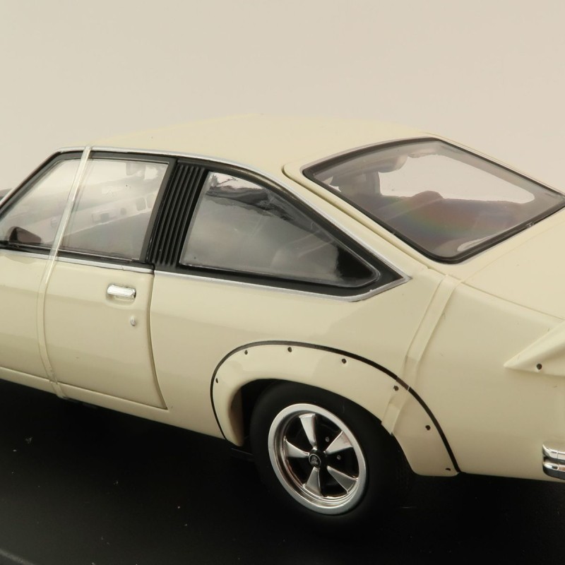 DDA Collectibles DDA800 - A9X Torana 308 Factory Car White Black - Scale 1:24