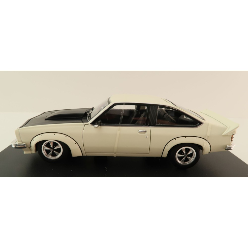 DDA Collectibles DDA800 - A9X Torana 308 Factory Car White Black - Scale 1:24